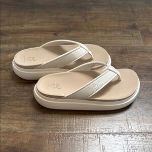 Reef Women's Cushion Sandals in Cream